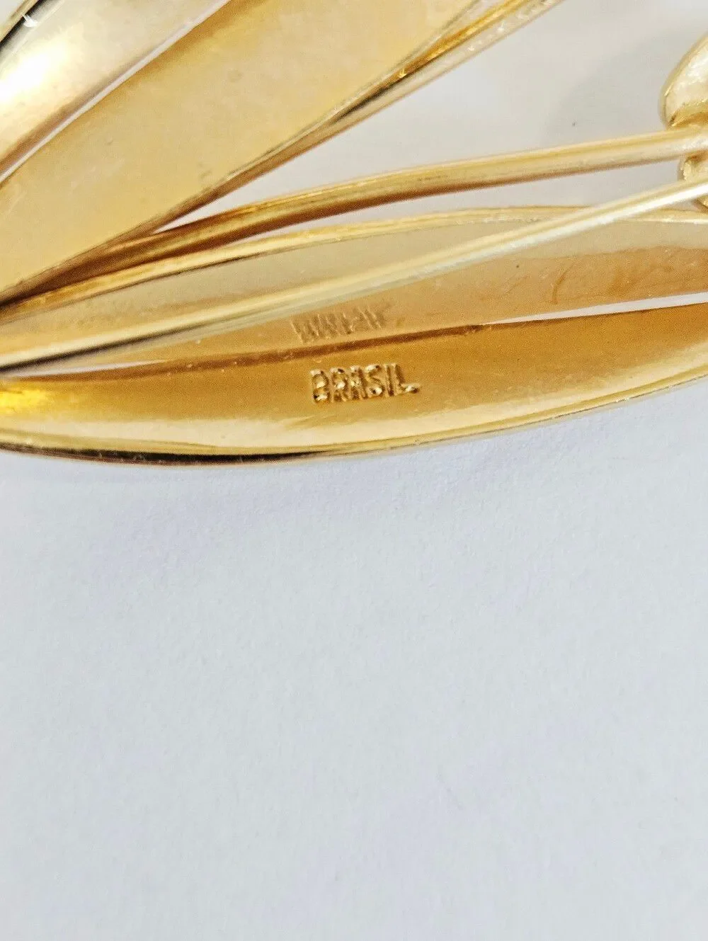 Vintage Signed Brasil Gold Tone Large Floral Sprig Green Stone Accent Brooch Pin